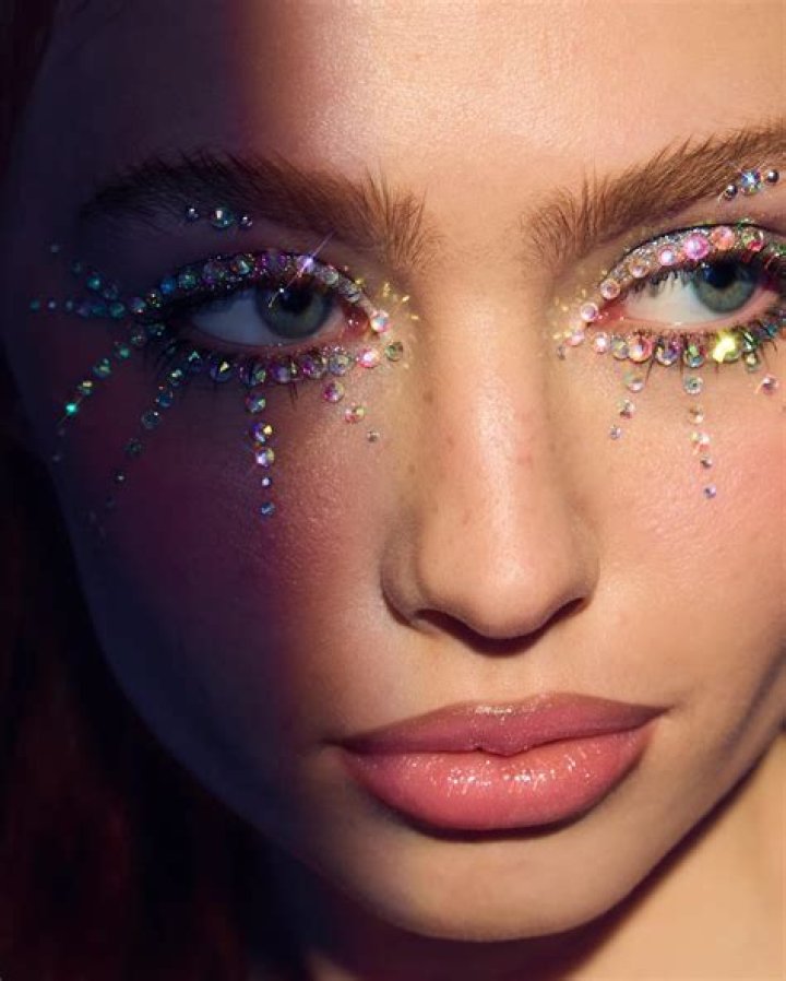 'Euphoria's Lead Makeup Artist Doniella Davy Explains Kat Hernandez's Most Memorable Looks From Seas