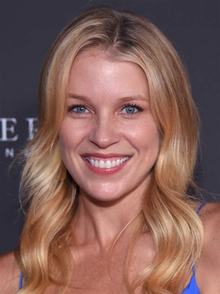 Alicia Leigh Willis Biography, Age, Height, Husband, Net Worth, Family