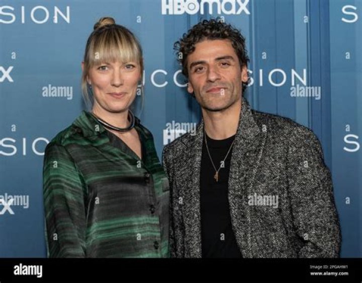 Are Oscar Isaac & Elvira Lind Still Together? Explore More On Oscar Isaac New Girlfriend