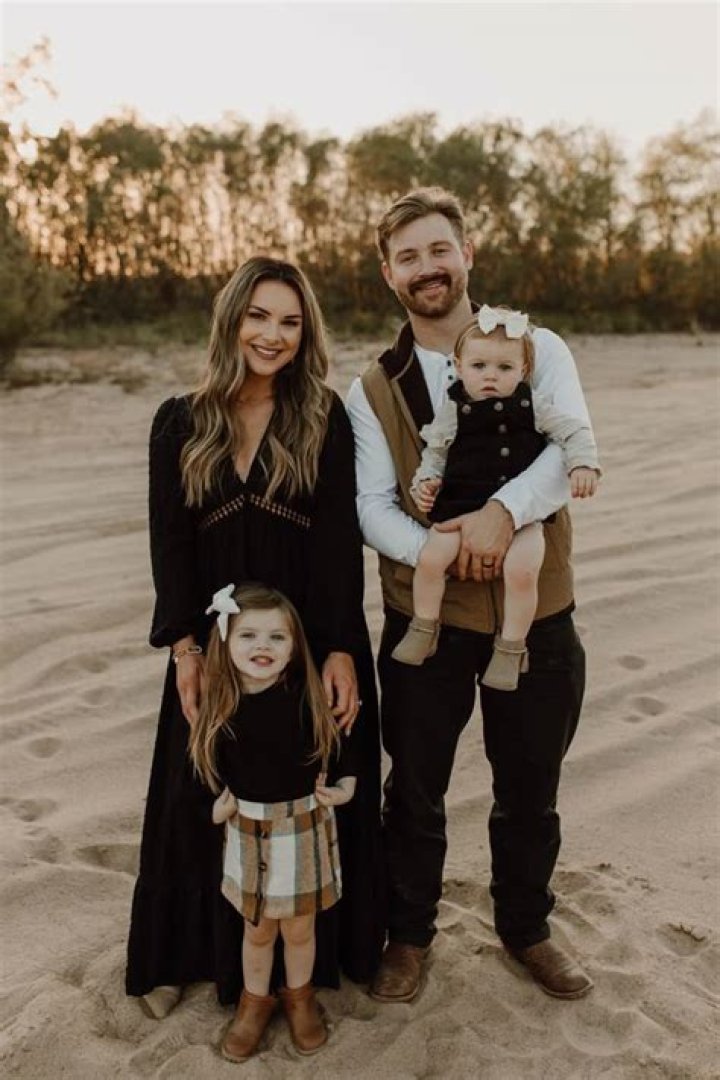 Black Outfits For Picture-Perfect Family Memories