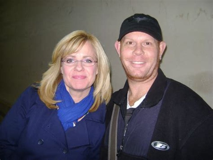 Bonnie Hunt Married, Husband, Divorce, Bio, Facts, Net Worth, Family