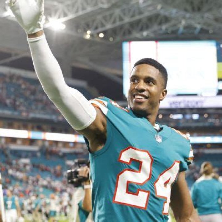 Byron Jones- Wiki, Biography, Age, Height, Net Worth, Girlfriend ·