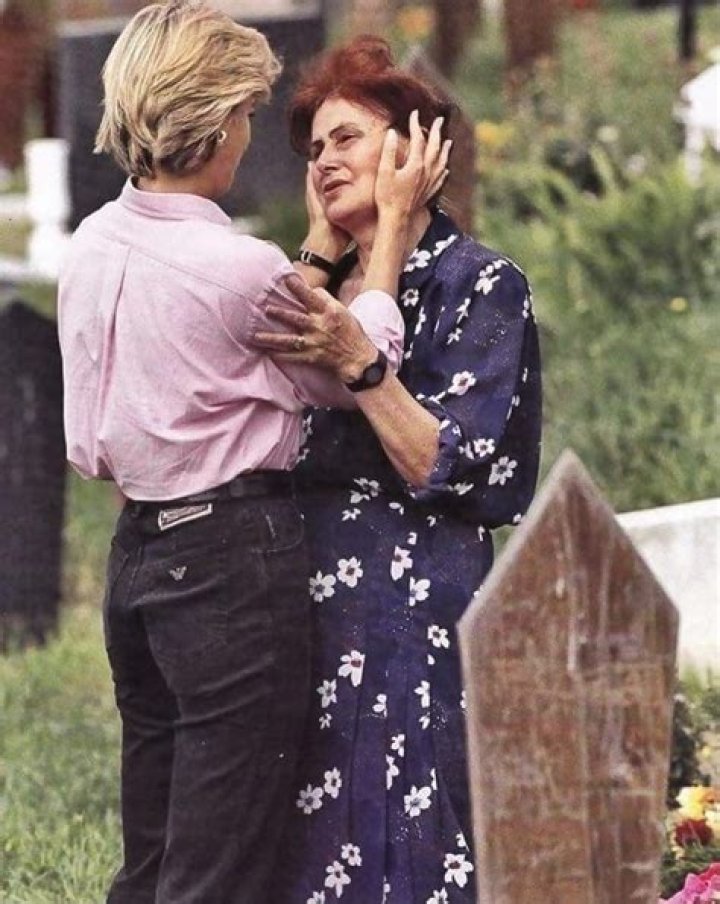 Diana in Bosnia: A Journey of Compassion and Humanity