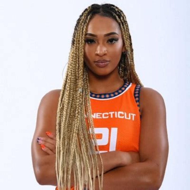 DiJonai Carrington Bio, Age, Net Worth, Salary, Contract, WNBA, Stats, & Dating