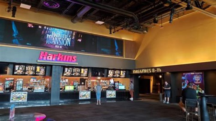 Discovering Harkins Theatres Northfield 18: The Ultimate Movie Experience
