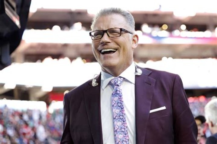 Howie Long - Bio, Age, Net Worth, Salary, Height, Married, Nationality, Body Measurement, Career