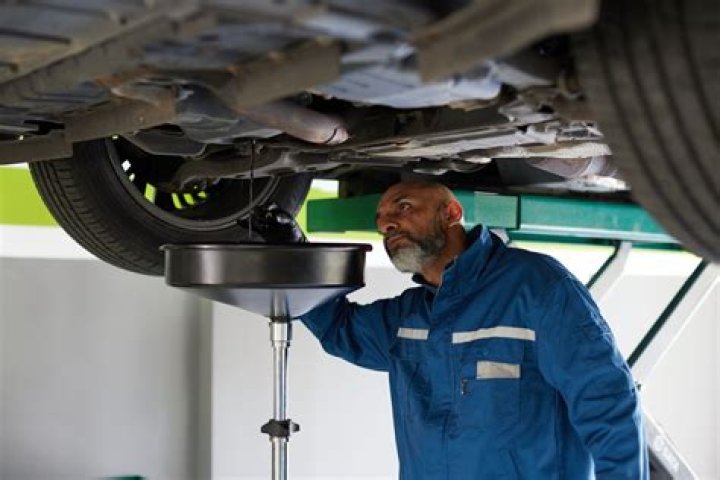 Insider Tips On Tipping For Oil Changes