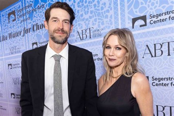 Jennie Garth And Dave Abrams Relationship Timeline: A Hollywood Love Story