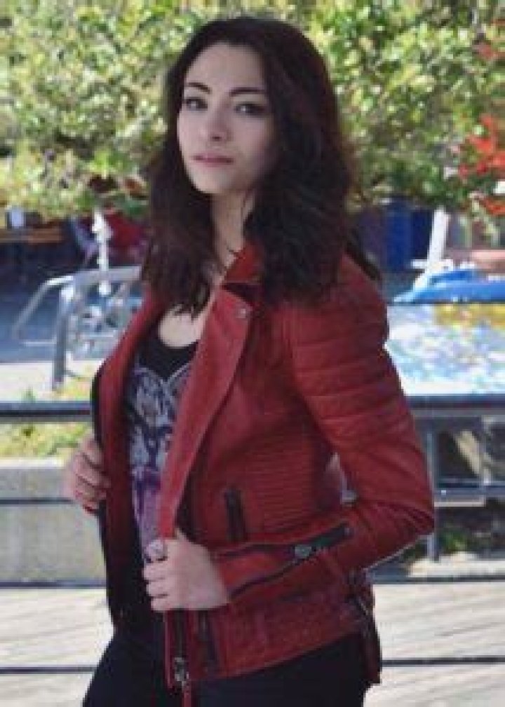 Jodelle Ferland Height, Weight, Age, Boyfriend, Family, Facts, Biography