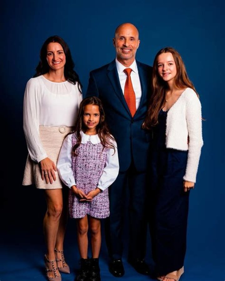 Joe Espada Biography, Age, Height, Wife, Net Worth, Family |