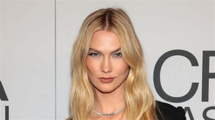 Karlie Kloss: The Impressive Height and Career of a Supermodel