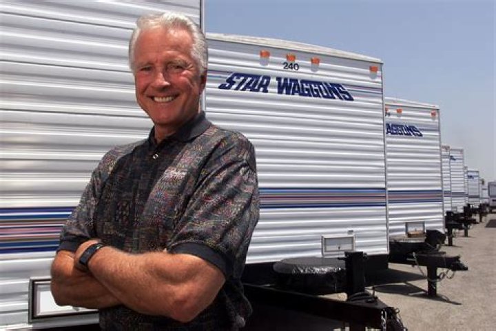 Lyle Waggoner Net Worth - VoxVib