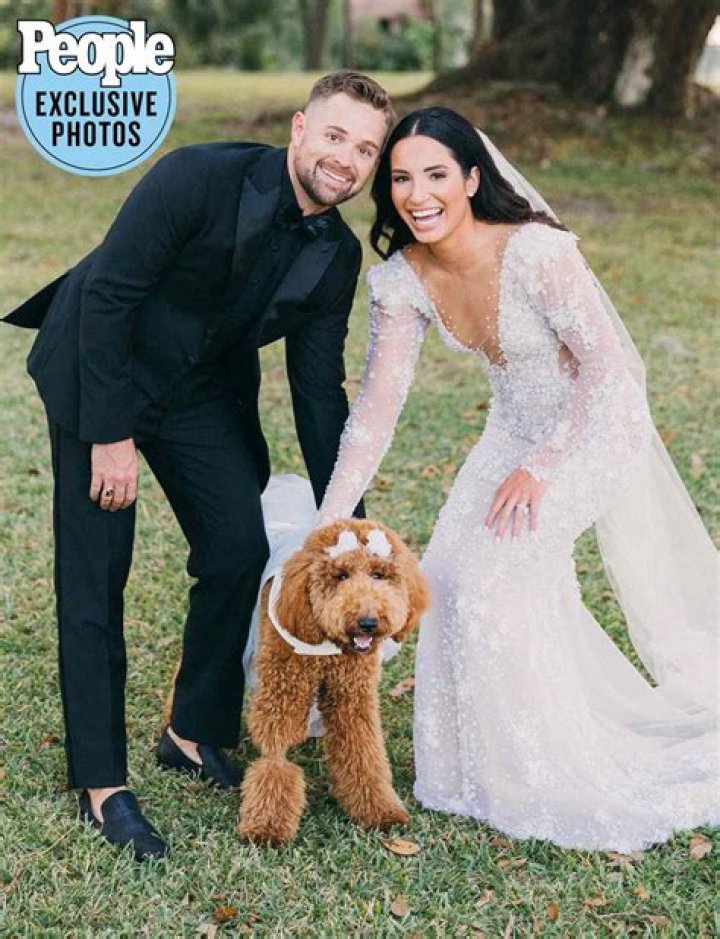 Madyson Joye Goodfleisch Wiki (Ricky Stenhouse Jr Wife), Biography, Age, Baby, Net Worth, Height, Pa