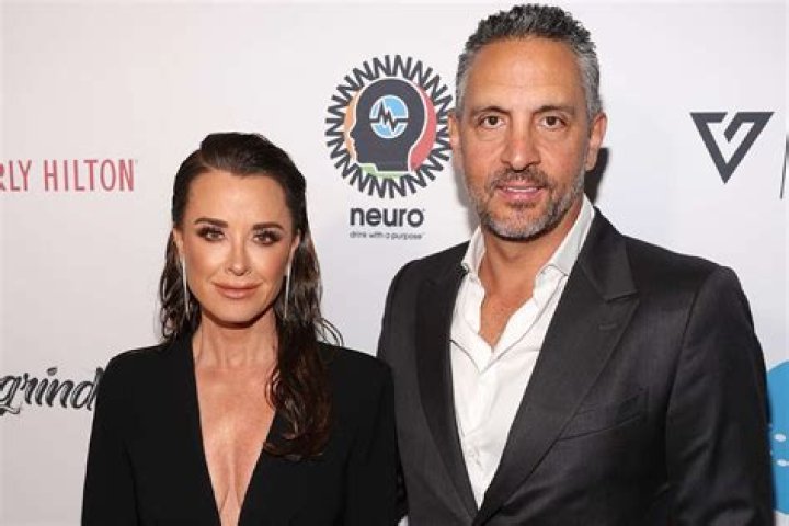 Mauricio Umansky and Emma Slater's age difference as he moves on from Kyle Richards |