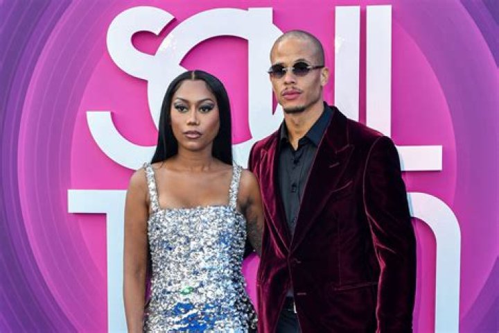 Muni Long Girlfriend: Exploring the Love Life of the Rising Star