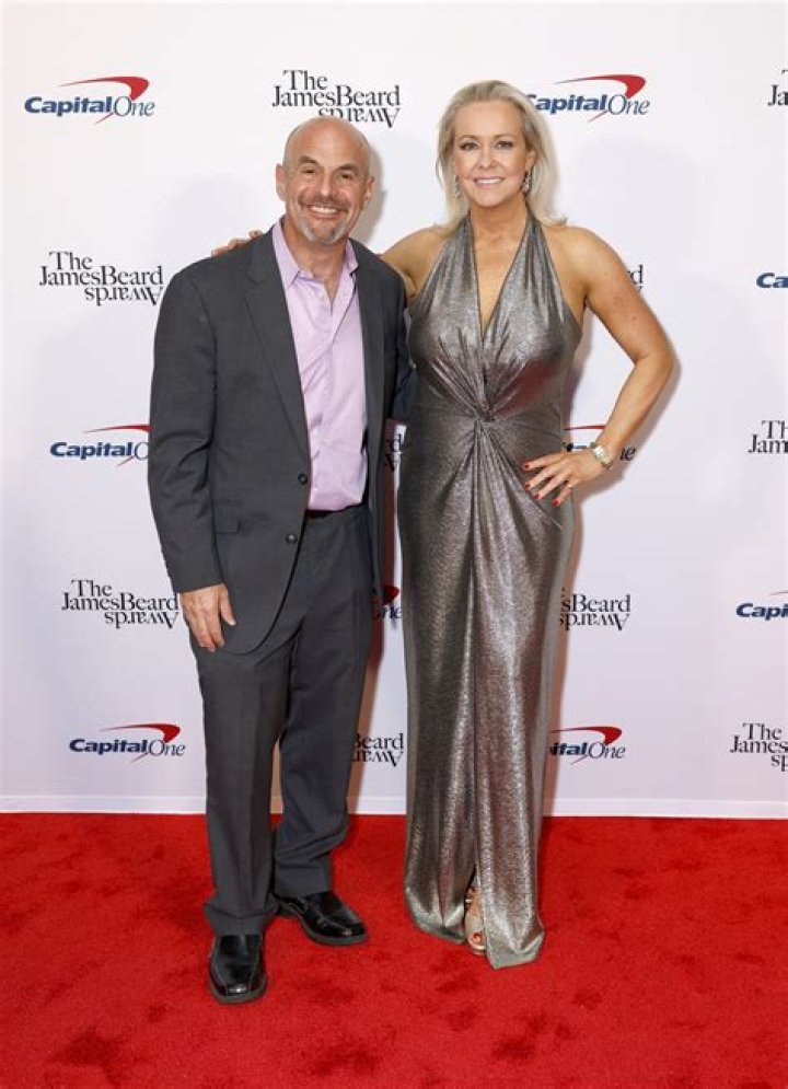 Peter Sagal |