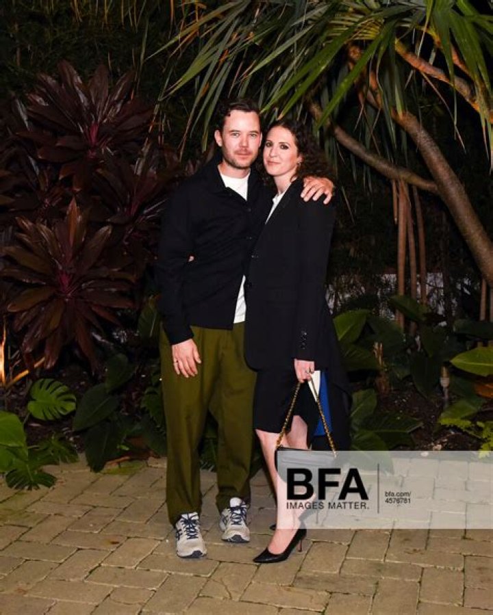 Sara Moonves Stylist, Actor, Wedding, Jeff Henrikson, Les Moonves, College, and Net Worth