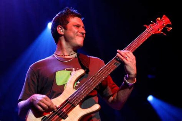 Stefan Lessard Net Worth | SnogBlogy