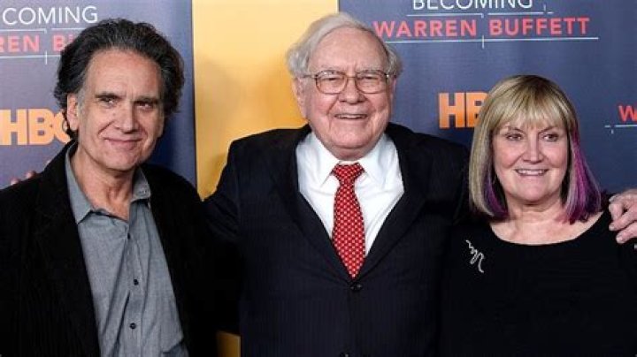 Susan Alice Buffett Net Worth, Age, Height, Husband, Family, Wiki 2024