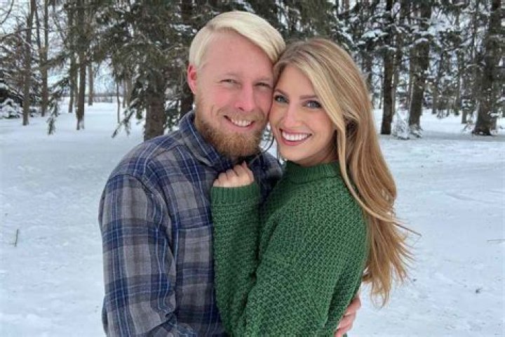 The cracks are starting to show as Kim and Barry Plath hint divorce Wed 1 June 2022 03:00 Br