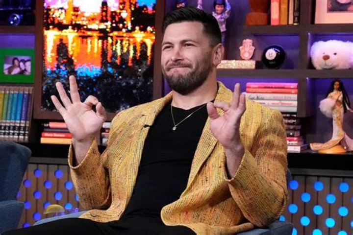 The real reason why Brock Davies' hand has a missing finger |