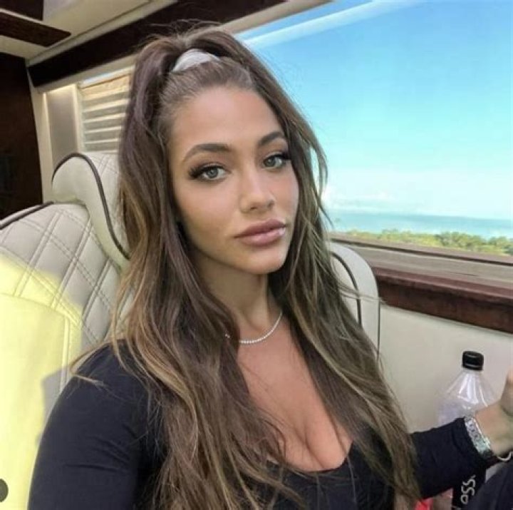 Uncover The Secrets Of Celina Smith's Instagram Empire: Style, Influence, And More