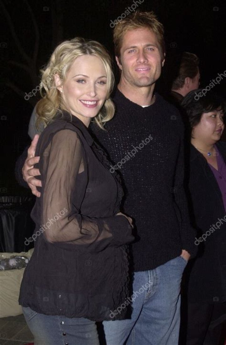 Unveiling The Secrets: Rob Estes' Wife Revealed