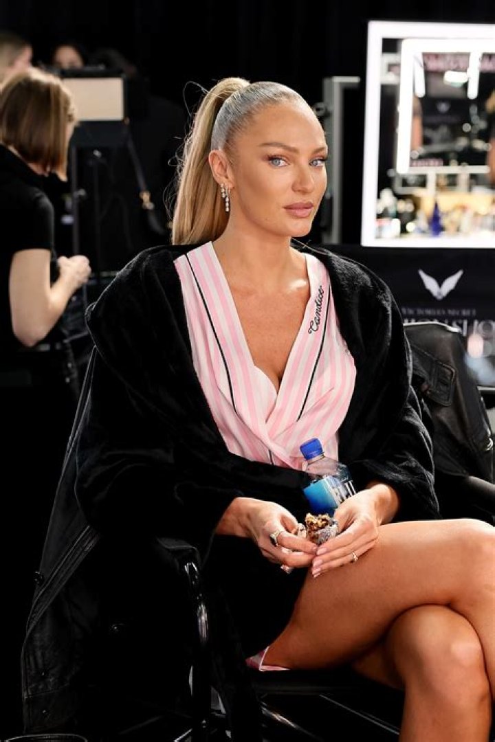 Victorias Secret Karen Lawsuit Says She Was Mislabeled