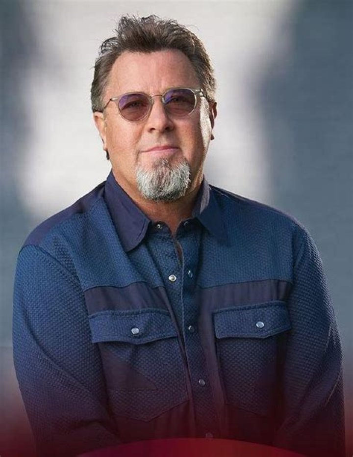 Vince Gill Biography, Age, Height, Wife, Net Worth, Family |