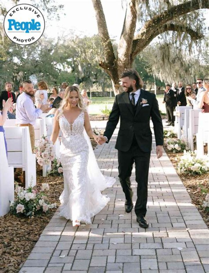 What is Ish Soto's net worth? Siesta Key star's career explored!