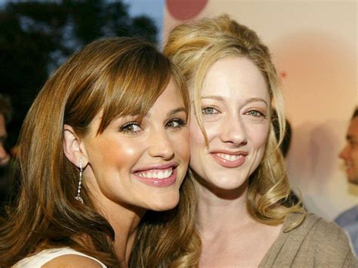 Who is Jane Krakowski, is Judy Greer her sister?Her net worth, son, husband