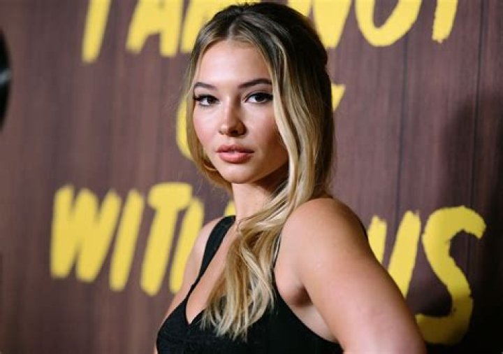 Who is Madelyn Cline and how old is she?