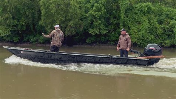 Who is Troy Landry on Swamp People? Age and net worth of History star! Thu 11 February 2021 12: |
